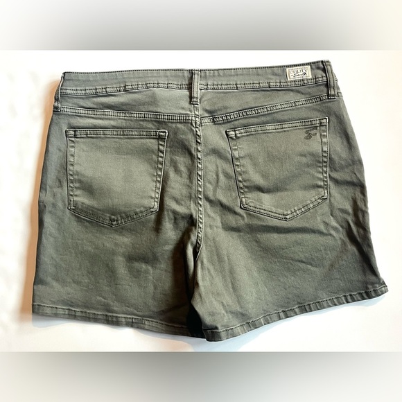 Seven7 Women's Green Button Up Utility Shorts w Pockets Size 16 - Picture 10 of 12